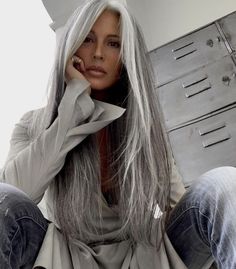 Long Grey Hair, Silver Haired Beauties, Going Grey, Gray Hair Highlights