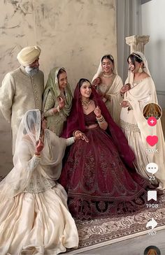 Indian Bride Wedding Dress, Small Intimate Desi Wedding, Vogue Indian Wedding, Punjabi Traditional Bride, Emerald Green Desi Outfit, Indian Bridal Party Outfits, Punjabi Wedding Theme Ideas, Sikh Bridesmaids Outfits, Desi Reception Outfit