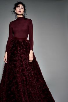 Burgundy Dress Formal, Prom Dresses High Neck, Chana Marelus, Burgundy Prom Dresses, Evening Clothes, Long Sleeve Evening Dress, Dresses High Neck, High Neck Prom Dress, Burgundy Prom