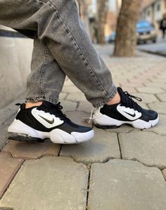 نایکی ایرمکس آلفا سوج مشکی سفید || Nike Airmax Alpha Savage (کد ۴۰۰) Nike Shox, Nike Lebron, Best Sneakers, Nike Air Max, Nike, Sneakers