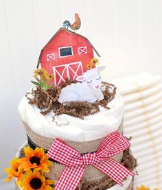 there is a cake that has been decorated with farm animals