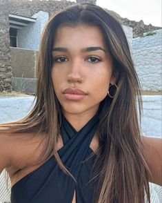 Highlights Brown Hair Olive Skin, Blonde Highlights On Indian Hair, Aisha Main Hair, Light Brown Hair On Tanned Skin, Brazilian Hair Color, Black Hair With Brown Highlights Asian, Dark Skin Hair Highlights, Virgin Hair Dye Ideas, Best Hair Color For Filipina Skin