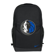 Need a versatile Mavericks bag to take you from school to practice to hangouts with friends and everywhere between? This bag has the space for it all with its large zippered compartment with slots to organize your items, front pocket for small items and key clip. Nike Nba, Nike Bags, Unisex Backpack, Nba Store, Memphis Grizzlies, Key Clip, Dallas Mavericks, Designer Backpacks, Kids Nike