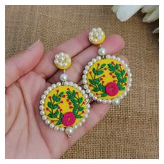 Haldi wali set 💛 Customised set includes: Neckpiece, Danglers, Ring and Mangtika 💛 Colour customisable as per choice! DM for details ✨ . . . . . . . . . [Handmade, necklace, statement necklace, embroidery design, jewelry lover, contemporary fashion, handmade necklace, embroidery jewelry, unique jewellery, trendy jewelry, choker, custom made, minimal jewellery, minimalist, designer jewellery, handcrafted jewelry, hand embroidered, explore, styling tips, small business, support Handmade, shop h...