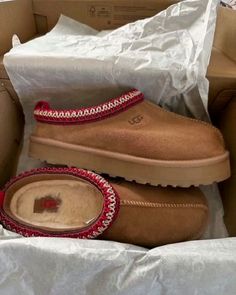 Ugg’s Tasman, Chestnut Brown Uggs Outfit, Red Ugg Tasman Slippers Outfit, Ugg Tasman Red Stitching, Ugh Tasman Platform, Uggs Slippers Aesthetic, Taxman’s Uggs, Tasman Uggs Aesthetic, Uggs Slippers Tasman