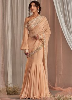 Salmon Pink Fish Cut Georgette Saree With One Shoulder Blouse Nidhika Shekhar - Fabilicious Fashion Fish Cut, Pink Fish, Saree Gown, Drape Saree, Ready To Wear Saree, Party Wear Indian Dresses, Georgette Saree, Indian Designer Outfits, Bugle Beads