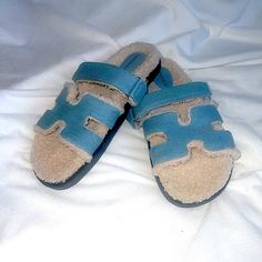 Super Cozy Fuzzy Denim Blue Sherpa Slides, Sandals, Slippers, House Shoes. Denim Fabric On The Outside & Super Comfy Sherpa On The Inside Blue Denim Fabric With Cream Tan Sherpa Can Be Worn Outside As Sandals Features An H Shaped Cut Out Band (Has An Hermes Feel To Them) Brand New Adjustable Velcro Strap Size 9 I Also Have These Available In White And Black And One's Without The Sherpa Lining Available In My Closet. Purchased From An Online Boutique & Just Never Wore Comes From A Dog Friendly Ho Slides Slippers, Sandals Slippers, Slides Sandals, Walker Boots, House Shoes, Fit N Flare Dress, Velcro Straps, Dog Friendly, Blue Cream