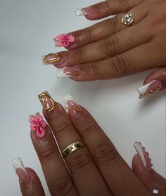 Nails Acrylic Pink And Gold, Gold Nails Flowers, Nails With Thumb, Glammed Nails, Gold Birthday Nails, Hard Nails, Summery Nails