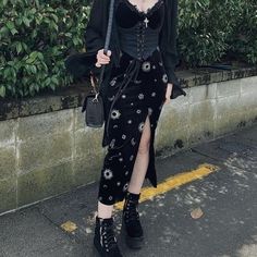 Peony Aesthetic, Street Outfits, Cosplay Kawaii, Mode Hippie, Dark Feminine, Nice Outfits, Original Characters, New Rock