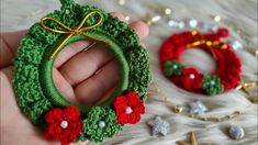 Crochet Christmas Baubles, Christmas Yarn Crafts, Christmas Wreath Tutorial, Easiest Crochet, Crochet Rings, Baubles Christmas