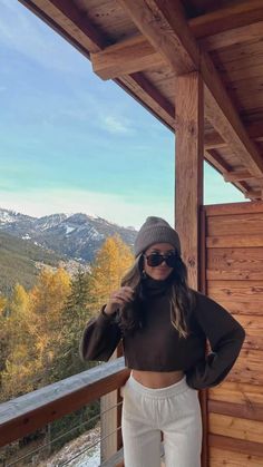 Mountain Outfit Inspo Winter, Bombfire Outfits, Poconos Outfit Fall, Canmore Outfits, Winter In The Mountains Outfits, Mountains Outfit Spring, Colorado In November Outfits, Colorado In April Outfits, Cabin Trip Outfit Spring