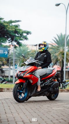 cewe cewe aerox Honda Click, Big Bike, Car And Bike, Stuff To Buy, Wonder