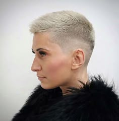 Shaved Side, Shaved Hair Cuts, Short Shaved Hairstyles, Girls Short Haircuts, Short Grey Hair, Edgy Short Hair