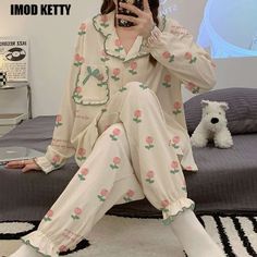 Cartoon Tulip, Comfy Home Outfits, Korean Pajamas, Cotton Pajama Set Women, Sleepwear Women Pajamas, Comfy Pjs, Cute Sleepwear, Cute Pajama Sets