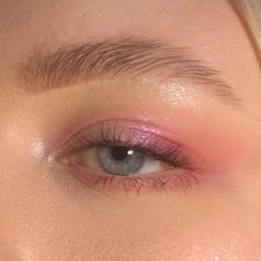 Modern Eyeshadow Looks, Soft Makeup Aesthetic, Quince Makeup, Eyeshadow Makeup Tutorial, Shine Makeup, Rosy Makeup, Shower Makeup, Elain Archeron, Full Makeup Tutorial