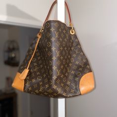 Willing To Negotiate. I Have The Receipt And Tags. Bag Was Purchased In 2016 Graceful Louis Vuitton Bag, Louis Vuitton Maida Hobo, Louis Vuitton Hobo Bag, Louis Vuitton Hobo, Louis Vuitton Metis, Louis Vuitton Petit Noe, Louis Vuitton Artsy Mm, Louis Vuitton Speedy 35, Large Hobo Bag