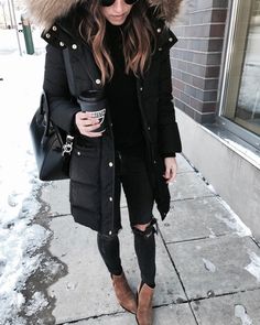 Bubble Coat Outfit, Winter Fashion College, Winter Outfits Snow, Look Winter, Bubble Coat, Snow Outfit, Coat Outfit, Winter Outerwear