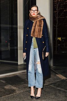 Ripped Jeans Street Style, Jenna Lyons Street Style, Jenna Lyons Closet, Jenny Lyons Style, Jena Lyons Style, Jenna Lyons Style 2023, Jenna Lyons Jcrew, Jenna Lyons Style, Stylish Street Style