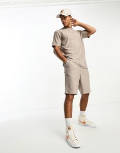 Shorts by Selected Homme Part of a co-ord set T-shirt sold separately Regular rise Elasticized waistband Side pockets Regular fit