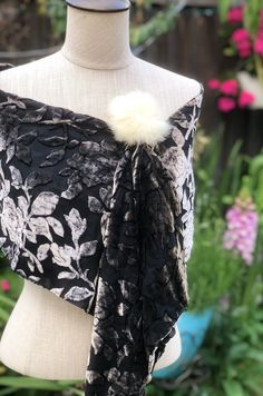 Treat yourself or that special someone to this gorgeous "Cejon accessories" semi sheer burnout velvet scarf measures 59" long and is 10" wide. Gorgeous shoulder cover up piano scarf "Devorè" burnout crushed velvet floral scarf is the dramatic contrast between sheer chiffon and a shimmering velvet. Vintage silk flower scarf in very good, clean condition. Fashion scarf might be birthday women gift, capelet scarf for Valentines day gift for her, evening scarf as an anniversary gift for wife, art deco scarf for Mothers day gift for mom, neck scarf for New Year or Christmas gift for women, women scarf for grandma or mother in law gift, stylish scarf for sister or daughter in law gift, romantic scarf for girlfriend b-day gift or teenage girl gift,... will be the perfect women accessory for any s Piano Scarf, Evening Scarf, Festival Scarves, Velvet Flower, Birthday Women, Daughter In Law Gifts, Velvet Scarf, Elegant Scarves, Burnout Velvet