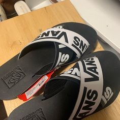 Vans Black And White Sandals Ultracush. Very Cute And Comfy Just A Tad Too Small For Me! Original Price $55. Never Worn, Tags Still Attached! Vans Slides, Cute Vans, Black And White Sandals, Rare Vans, Vans Checkered, Vans Checkerboard, Box Van, Vans Black And White, Black Flip Flops