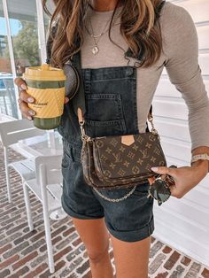 Multi Pochette Louis Vuitton, Crossbody Louis Vuitton, Louis Vuitton Bag Outfit, Louis Vuitton Outfit, Louise Vuitton, Lauren Kay Sims, Pochette Louis Vuitton