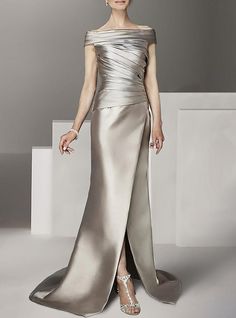 TS A-Linien-Kleid für die Mutter der Braut, formelle Hochzeitsgäste, eleganter Rundhalsausschnitt, schulterfrei, bodenlang, knöchellang, italienischer Satin, Flügelärmel mit Rüschen, 2024 2024 - Rs.11273 Dress Formal Wedding Guest, Front Split Dress, Robes Glamour, Formal Wedding Guests, Mother Of Bride Outfits, Mother Of The Bride Dresses Long, Mother Wedding, Mother Of The Bride Gown, Mother Of Bride Dresses