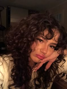 Pam Godwin, Dark Notes, Vintage Hairstyle, Natural Curly Hair Cuts, 얼굴 드로잉, Curly Hair Photos, Old Hollywood Glam, Haircuts For Curly Hair