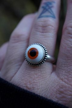 Handcrafted glass eye & sterling silver ring. Plain band; size 7.5 Plain Bands, Eye Ring, Glass Eyes, Rings Statement, Sterling Silber, Sterling Silver Ring, Statement Rings, Silver Ring, Sterling Silver Rings