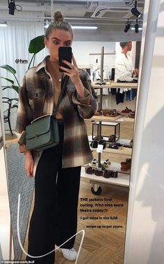 Brown Shacket Outfit, Shacket Outfit Ideas, Emma Hill, Shacket Outfit, Winter Fits, Plaid Jacket, Looks Style, Mode Inspiration, Fashion Bloggers