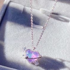 Luxury Iridescent Necklace For Gift, Cute Heart Necklace, Magic Outfit Aesthetic, Purple Jewelry Aesthetic, Heart Necklace Aesthetic, Dreamy Jewelry, Necklaces Aesthetic, Magical Necklace, Magic Necklace