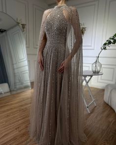 Evening Gown With Cape, Rectangle Body Shape Fashion, Gown With Cape, Prom Inspiration, Carpet Dress, Shape Fashion, Stylish Wedding Dresses, Prom Style, Dream Wedding Ideas Dresses