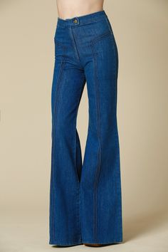 For all of our blue jean ladies! We call these the "magic pants" here at our Stoned office for a reason; they flatter every body type that we try them out on--and trust us, we know a good fit when we see one! Great with sky-high platforms for disco nights out or paired down with your favorite sneakers. Crafted with only the highest quality Italian salvaged denim. Made with love in California. Made in California D E T A I L S Wash: 70's Blue 98% cotton and 2% elastane F I T We recommend sizing up Salvage Denim, Bellbottom Pants, Bell Bottom Jeans 70s, Magic Pants, Faded Black Jeans, Army Pants, Black Jeggings, Jeans Outfit Casual, Green Jeans