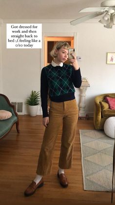 Professional Hipster Outfits, Quirky Academia Aesthetic, Literature Professor Outfit, Professional Vintage Outfits, Eclectic Business Casual Outfits, Teacher Sweater Outfit, Nerdy Chic Outfits, Doctor Who Fashion, Quirky Work Outfits Women