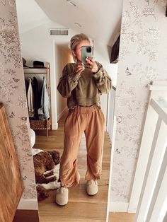 Comfy casual loungewear fashion finds Fall Style Outfits, Shearling Birkenstock, Outfits For Fall, Loungewear Fashion, Fall Style, Cute Fits, Style Outfits, Dream Clothes, Comfy Casual