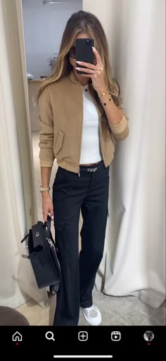 Camel Outfit, Solid Color Pants, Denim Overalls, Outfit Casual, Look Chic, Straight Leg Pants, Casual Outfit, Short Tops, Work Outfit