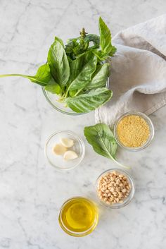 the ingredients to make this dish include spinach, chickpeas, and garlic