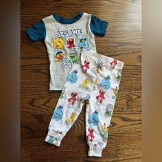 Awesome Lot Of 2 Pj Sz. 12 Mo Carter’s With Tag - Footed Pj Sesame Street Brand New No Tag Pj Set T-Shirt And Pants Long Johns Pajamas, T Shirt And Pants, Mickey Mouse Shorts, Star Wars Halloween, Old Navy Kids, Street Brands, Halloween Pajamas, Burts Bees Baby, Christmas Pajama Set