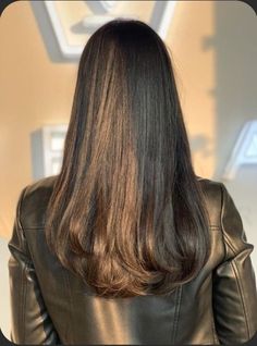 Cut Own Hair, Almond Acrylic, Hair Inspiration Long, Straight Hair Cuts, Long Hair Pictures, Short Brown Hair, Hairstyles For Layered Hair, Hair Color Light Brown, Hair Braid Videos