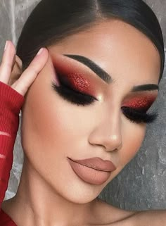 Akatsuki Wedding, Red Eye Shadow Looks, Red Glitter Eye Makeup, Extreme Makeup Looks, Christmas Make Up Looks, Red Prom Makeup, Red Glitter Makeup, Valentines Makeup Looks, Red Eyeshadow Looks