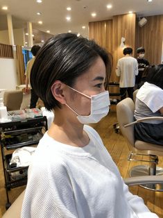 Japanese Short Haircut, Shortish Hair, Japanese Short Hair, Growing Out Hair, Korean Short Hair, Shot Hair Styles, Hair Stylist Life, Trending Haircuts, Short Haircut