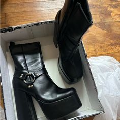 Size 6. Only Worn Once! Purchased Brand New At Dolls Kill. Sold Out On Website. Cute Shoes Women, Dolls Kill Boots, Alternative Boots, Koi Shoes, Shoe References, Wishlist Clothes, Goth Platforms, Stretch Thigh High Boots, Gold Flat Sandals