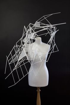 ARCHITECTURAL BODY ADORNMENT Wearable Architecture, Jewelry Making Ideas, Architectural Fashion, Geometric Fashion, Sculptural Jewelry, Ideas Jewelry, Paper Jewelry