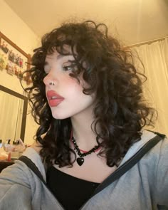 Waves Curly Hair, Short Curly Hair Styles, Hair Styels, Curly Hair Photos, Hair Styles For Women, Haircuts For Curly Hair, Hairdos For Curly Hair, Ageless Style, Curly Hair With Bangs