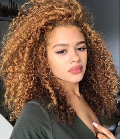 Red Hair Black Women, Blonde Red Hair, Long Natural Curly Hair, Hair Colorful, Hair Black Women, Dyed Curly Hair, Kids Curly Hairstyles, Red Curly Hair, Big Curly Hair