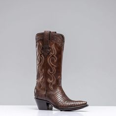 Teju Lizard Majestic - AXEL'S Flame Pattern, Scalloped Collar, Scalloped Design, Boot Stand, Lizard Skin, Scarf Jacket, Western Buckles, Cowgirl Boot, Boot Companies