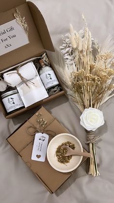 We've crafted luxurious handmade gift sets and flower bouquets which is a perfect pampering treat with a lovely flower arrangement to add to your home decor or to gift a loved one! Each set includes a luxurious sugar scrub, clay mask, Epsom Salt and Magnesium Bath Salts. Most sets come with the same products, with the exception of sugar scrubs and Bath Salts, so please read the label carefully in order to choose the right Gift Box. A stunning, handmade dried flower bouquet with beige, white and Natural Flower Bouquet, Hamper For Women, Magnesium Bath Salts, Magnesium Bath, Oatmeal Bath, Spa Gift Set, Spa Gift Box, Eco Packaging, Pampering Gifts