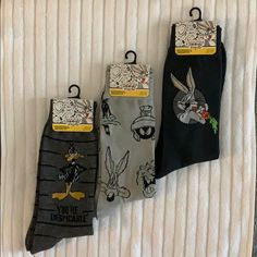 3 Pairs Gray Tone Looney Tunes Crew Socks For Men. The Bugs Bunny Pair Is Black. Travis Scott Cactus Jack, Rainbow Socks, Hiking Socks, Mens Thermals, Socks Sneakers, Socks For Men, Bugs Bunny, Compression Socks, S Crew