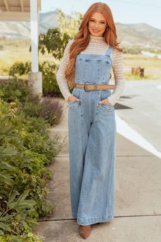 Denim One Piece Jumpsuit, Denim Jumper Outfit, Western Jumpsuit, Jumpsuit Styling, Faux Leather Outfits, Denim Wide Leg, Jumper Outfit, Western Belt, Cropped Flare Jeans