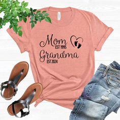 a t - shirt that says mom est195 grandma est204